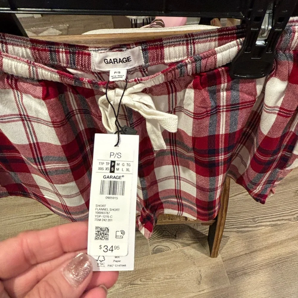 Women's Garage Red and White Plaid Shorts - Size Small NWT